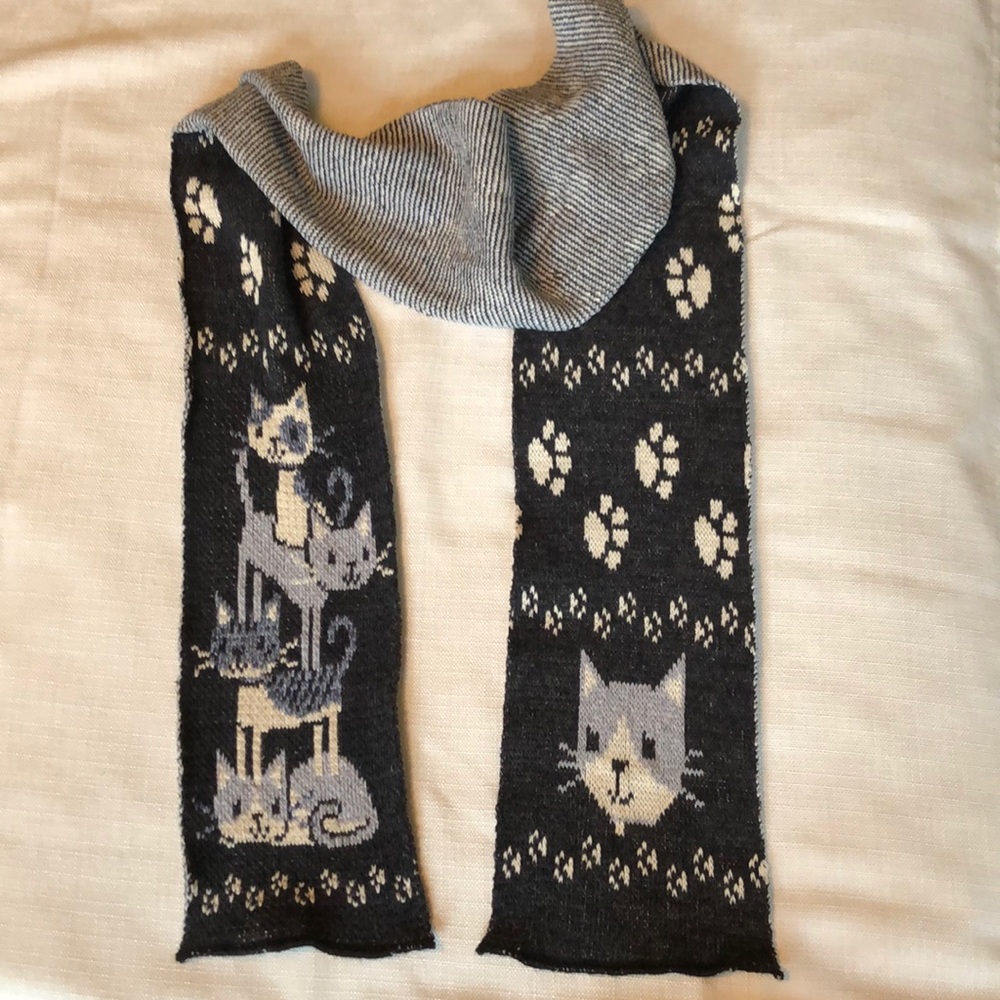 Woven Cat Scarf Paw Prints Cotton Blend NWOT USA